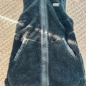 L.L. Bean woman’s Sherpa Vest - Black